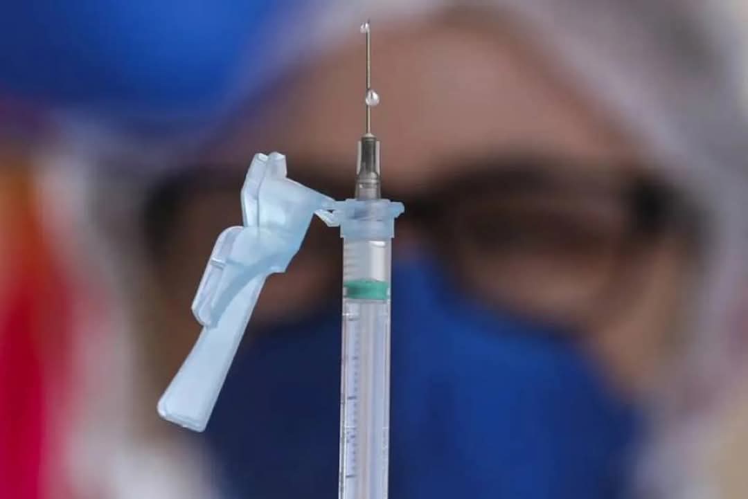 NOVA VACINA CONTRA A COVID-19 JÁ ESTÁ DISPONÍVEL NOS 144 MUNICÍPIOS PARAENSES